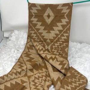 farherty alpaca Motif scarf With Fringes Women’s Size 11”W X 66” L Approximately